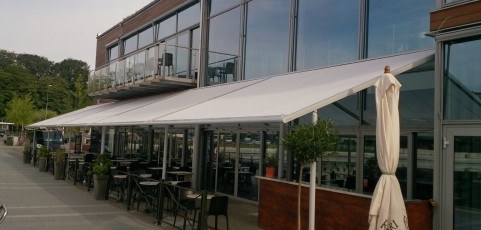 Restaurang NEO har fått solskydd på terrassen!
